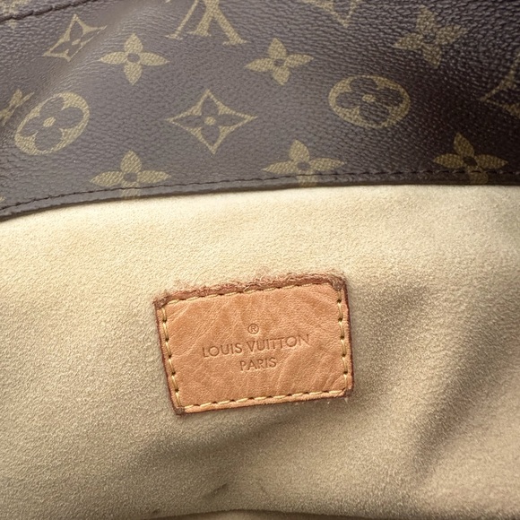 Louis Vuitton Artsy MM - Picture 11 of 15